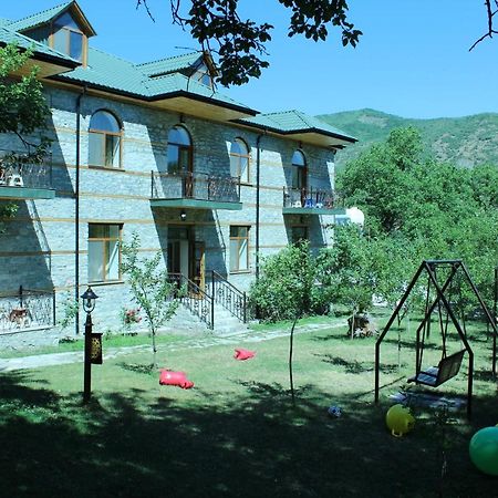 Evim Otel Lahic Luaran gambar